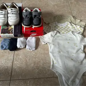 Like new 9 piece 6-9 month baby bundle., Επαρχία Λάρνακας — Αραδίππου - Άγιος Φανούριος