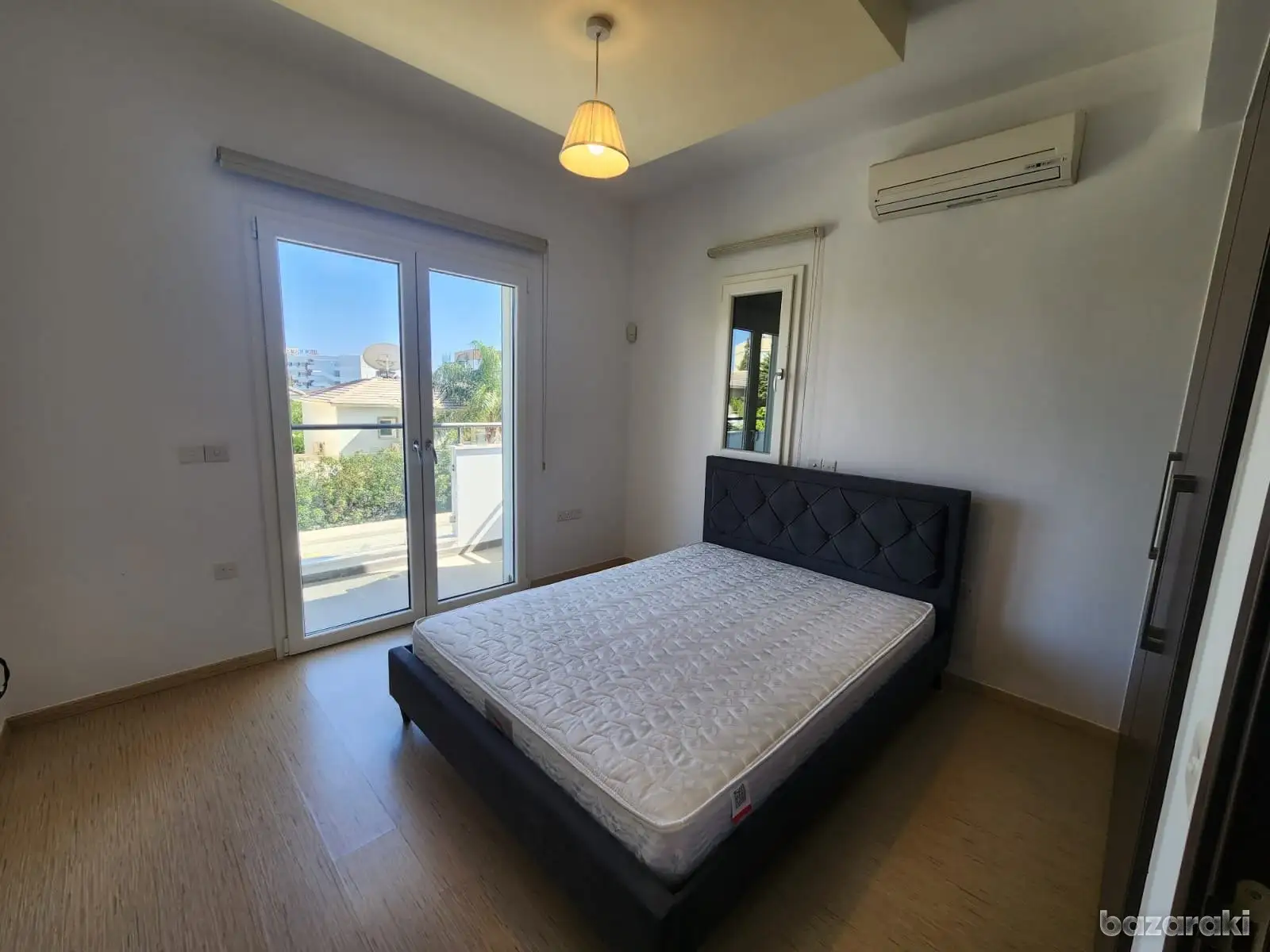 House, 3 bedrooms — 8