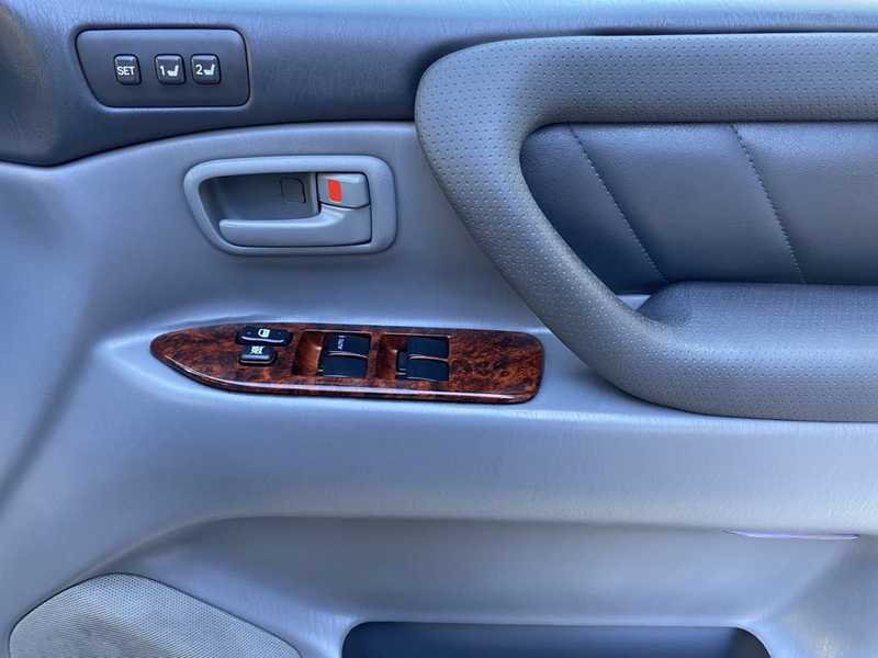 2000 Toyota Land Cruiser 300 4,2L 2000 Cyprus