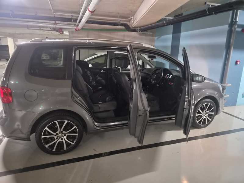 2014 Volkswagen Touran 1,6L 2014 Cyprus