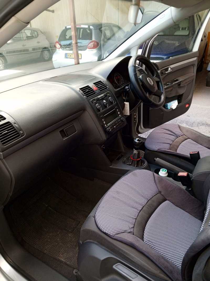 2004 Volkswagen Touran 1,6L 2004 Cyprus