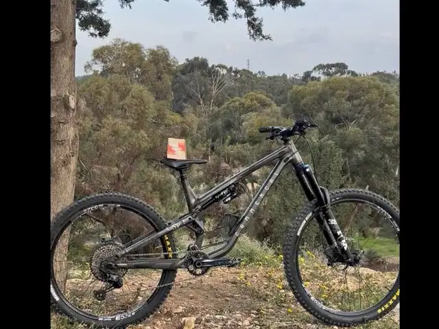 Commencal, Επαρχία Λεμεσού — Καλό Χωριό Λεμεσού