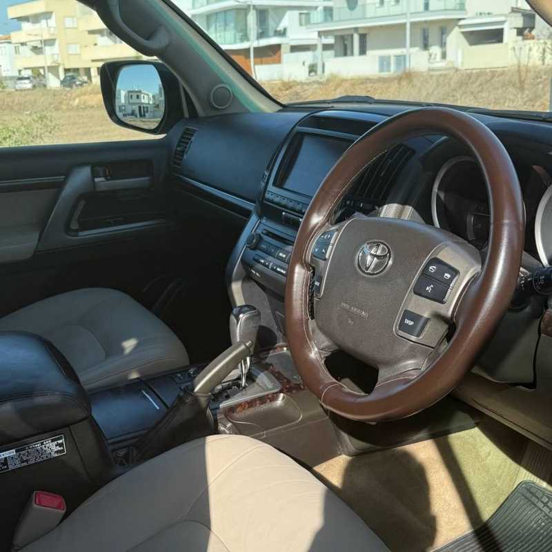 2011 Toyota Land Cruiser Prado 4,8L 2011 Cyprus