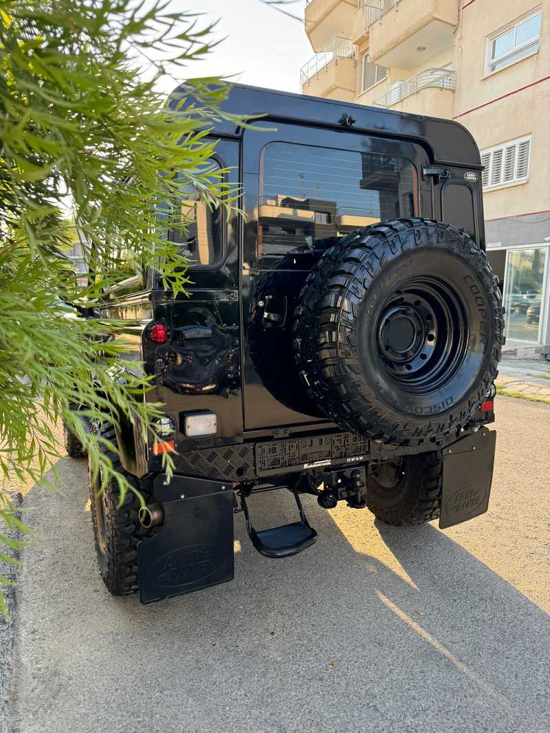 1997 Land Rover Defender 2,5L 1997 Cyprus