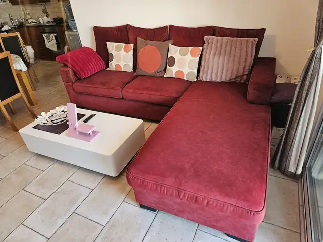 Red fabric Corner sofa, Επαρχία Λάρνακας — Ξυλοφάγου