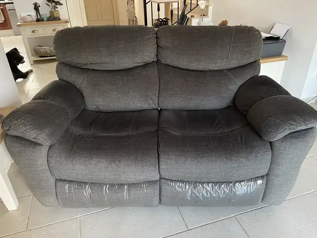 Charcoal grey 2 x single seater seats and a 2 seater sofa, Επαρχία Πάφου — Αναρίτα
