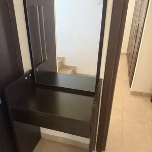 Dressing table / vanity with large mirror, Larnaca — Kiti