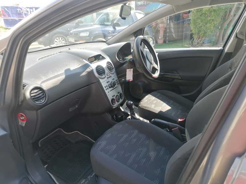 2014 Opel, Vauxhall Corsa 1,4L 2014 Cyprus