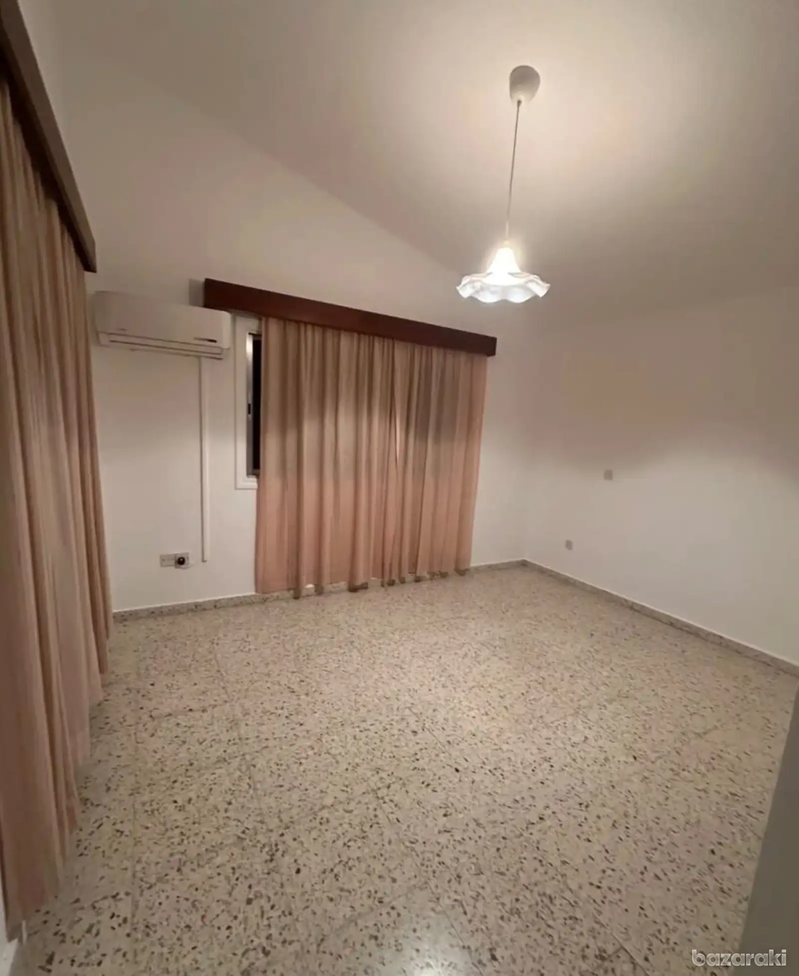 House, 2 bedrooms — 4