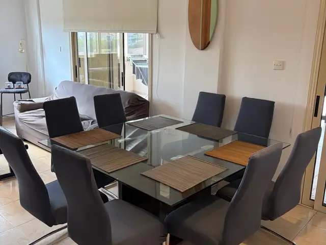 Glass dining table with 8 chairs - 1.5x1.5m, Επαρχία Λάρνακας — Λάρνακα - Σκάλα