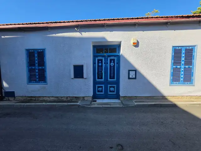 Mix use house/office with private courtyard in the heart of the city, Limassol — Limassol - Agia Triada