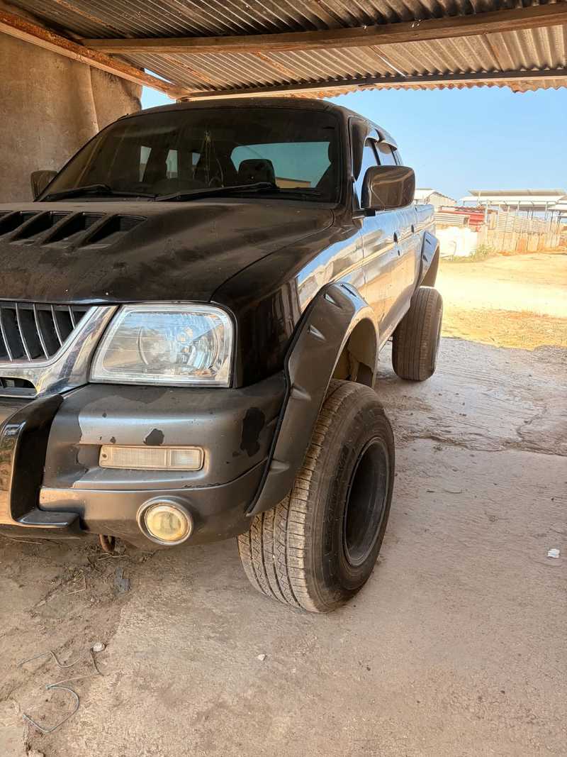 2003 Mitsubishi L200 2,5L 2003 Cyprus