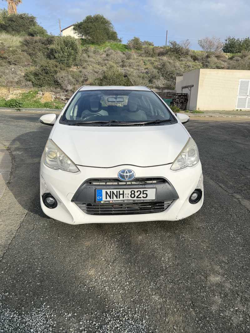 Toyota Aqua 1,5L 2015