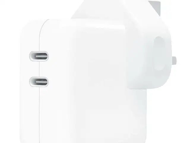 Charger usb-c apple 35w uk pin white, Επαρχία Λεμεσού — Λεμεσός - Άγιος Νικόλαος