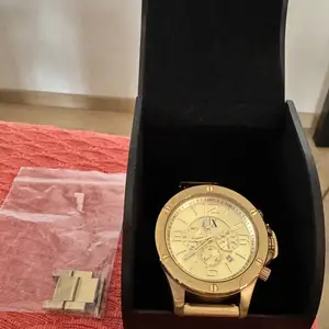 Armani exchange golden watch, Limassol — Limassol - Agios Nicolaos