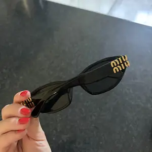 Miu miu sunglasses model smu a03, Επαρχία Λεμεσού — Ύψωνας