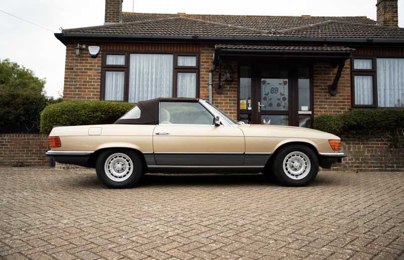 1985 Mercedes-Benz SL-Class 5,0L 1985 Cyprus