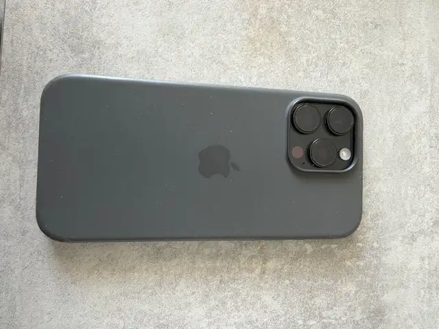 Iphone 16 pro max 256 gd me mia thiki original, Nicosia — Aglantzia