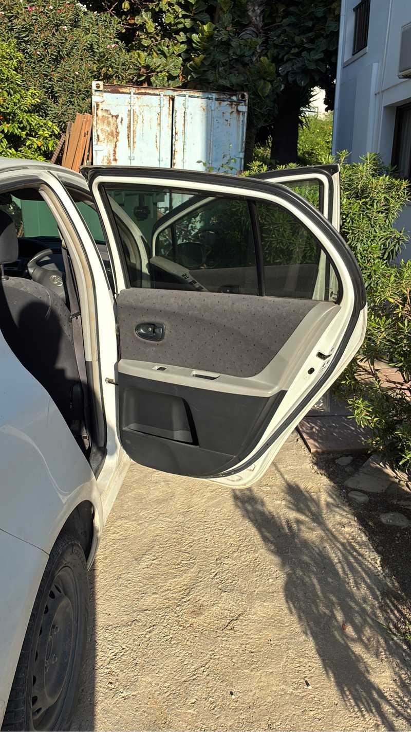 2010 Toyota Vitz 1,0L 2010 Cyprus
