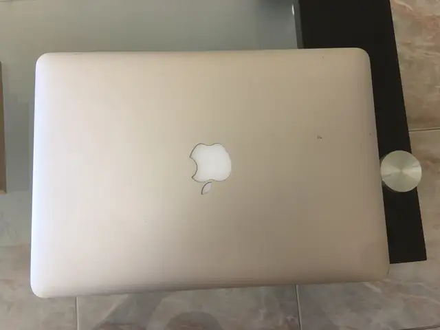 Macbook inc 13, Επαρχία Λάρνακας — Λάρνακα - Μακένζυ