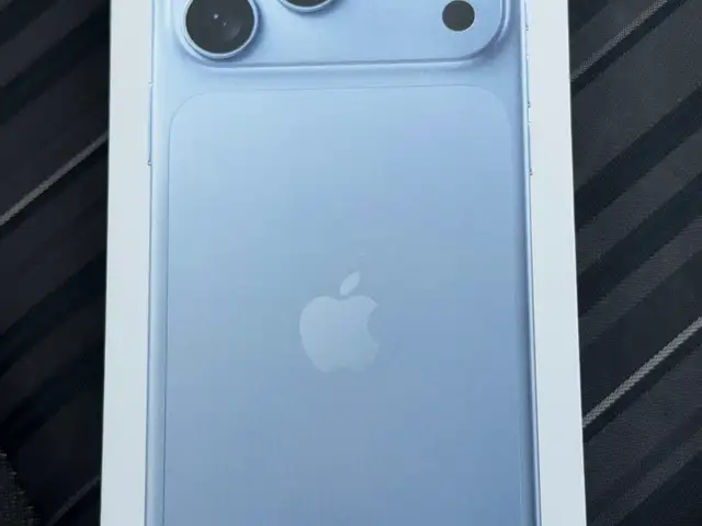 Apple iphone 18 pro max 1tb glacier brand new with 2 years warranty, Nicosia — Nicosia - Ag. Antonios