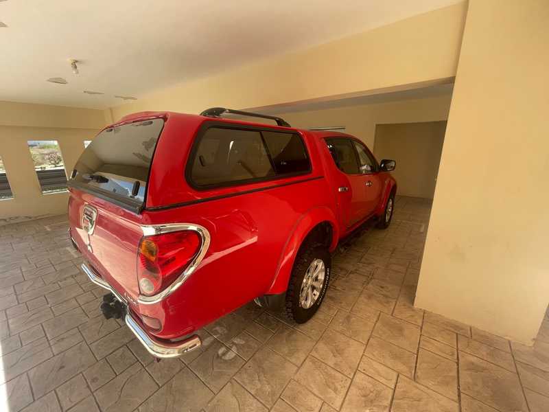 2013 Mitsubishi L200 2,4L 2013 Cyprus