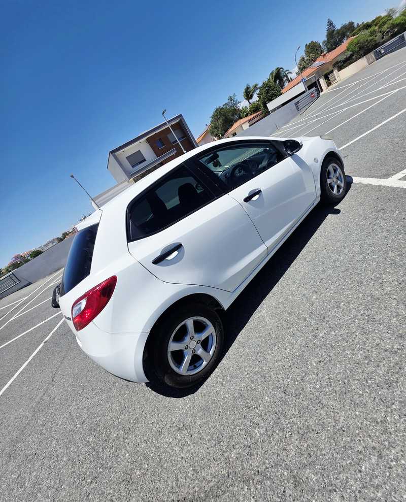 Mazda Demio 1,3L 2012