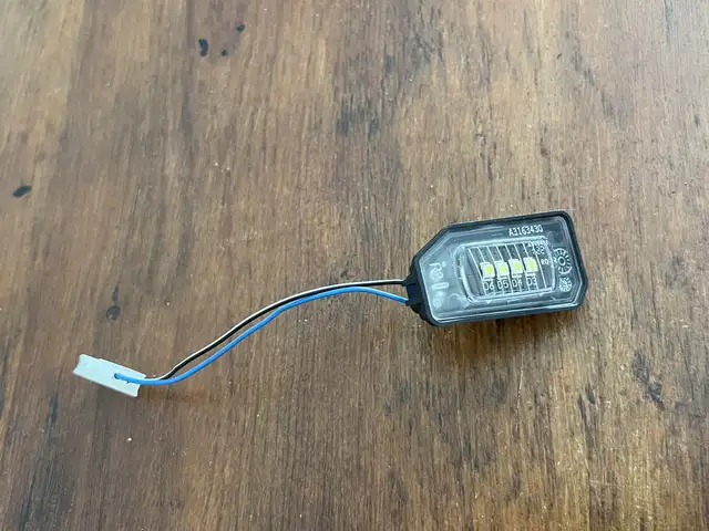 Mercedes sl slk sls class r172 c190 r197 r231 oem mirror led lighting right, Επαρχία Λεμεσού — Γερμασόγεια