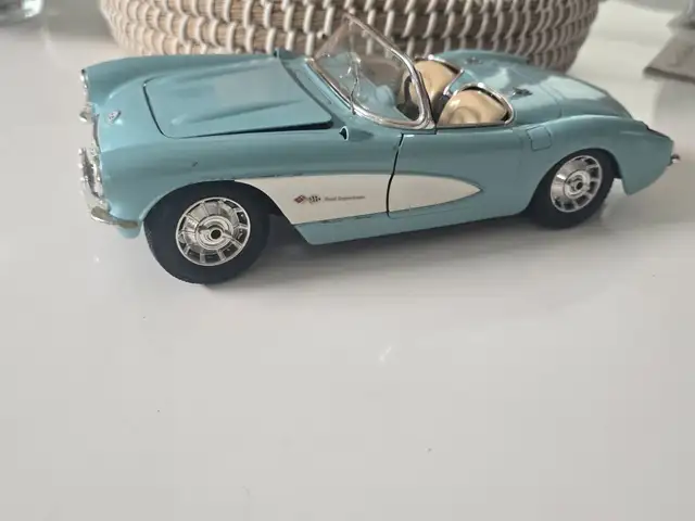 Bburago chevrolet corvette collective miniature, Επαρχία Λάρνακας — Λιβάδια Λάρνακας