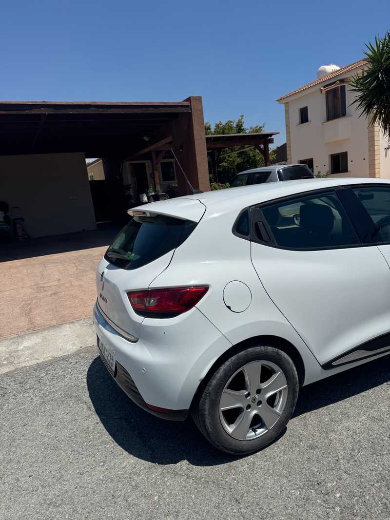 2015 Renault Clio 1,2L 2015 Cyprus