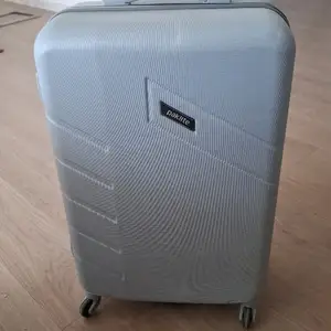Suitcase, Επαρχία Λευκωσίας — Λευκωσία - Άγιος Αντώνιος