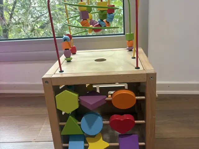 Wooden multi-activity cube toy, Επαρχία Λευκωσίας — Λευκωσία - Λυκαβηττός