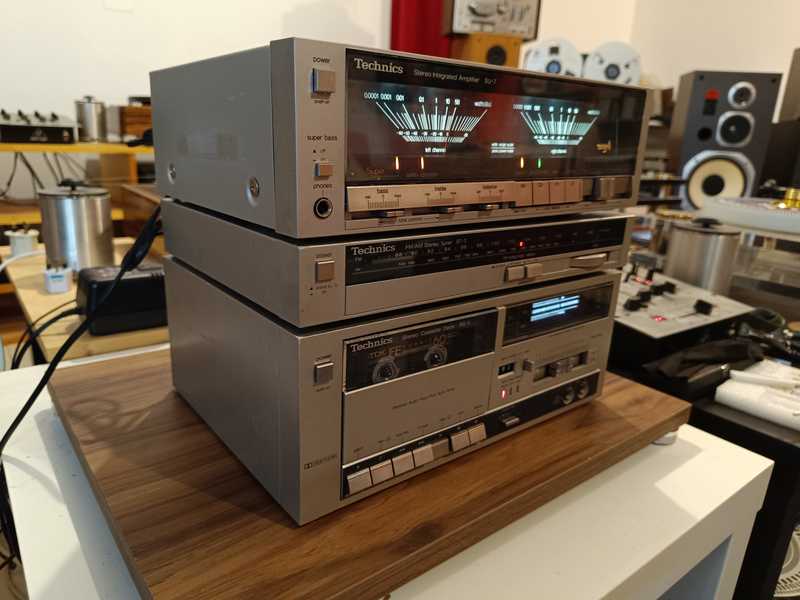 Technics su-7 amplifier, rs-5 cassette deck, st-3 tuner set €650