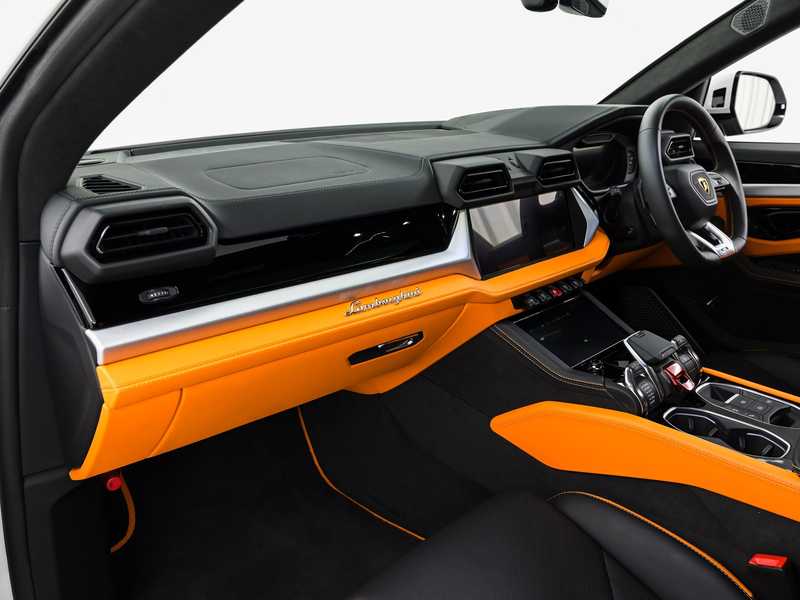 2025 Lamborghini Urus 4,0L 2025 Cyprus