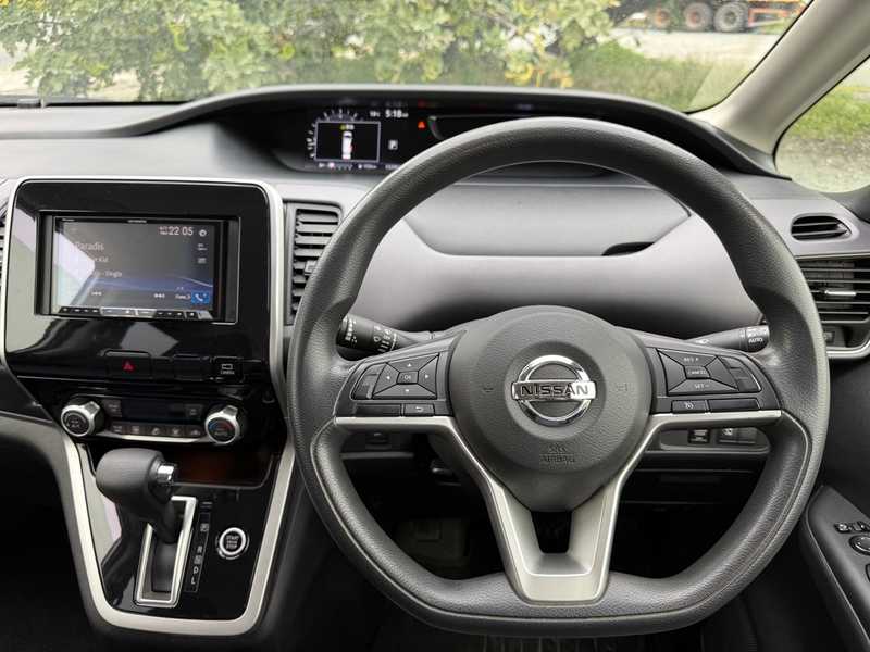 2017 Nissan Serena 2,0L 2017 Cyprus