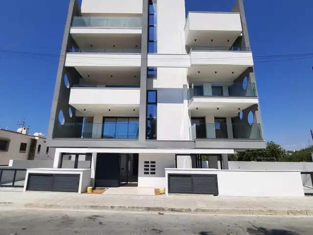 6 and more-bedroom apartment to rent, Limassol — Limassol - Tsirion