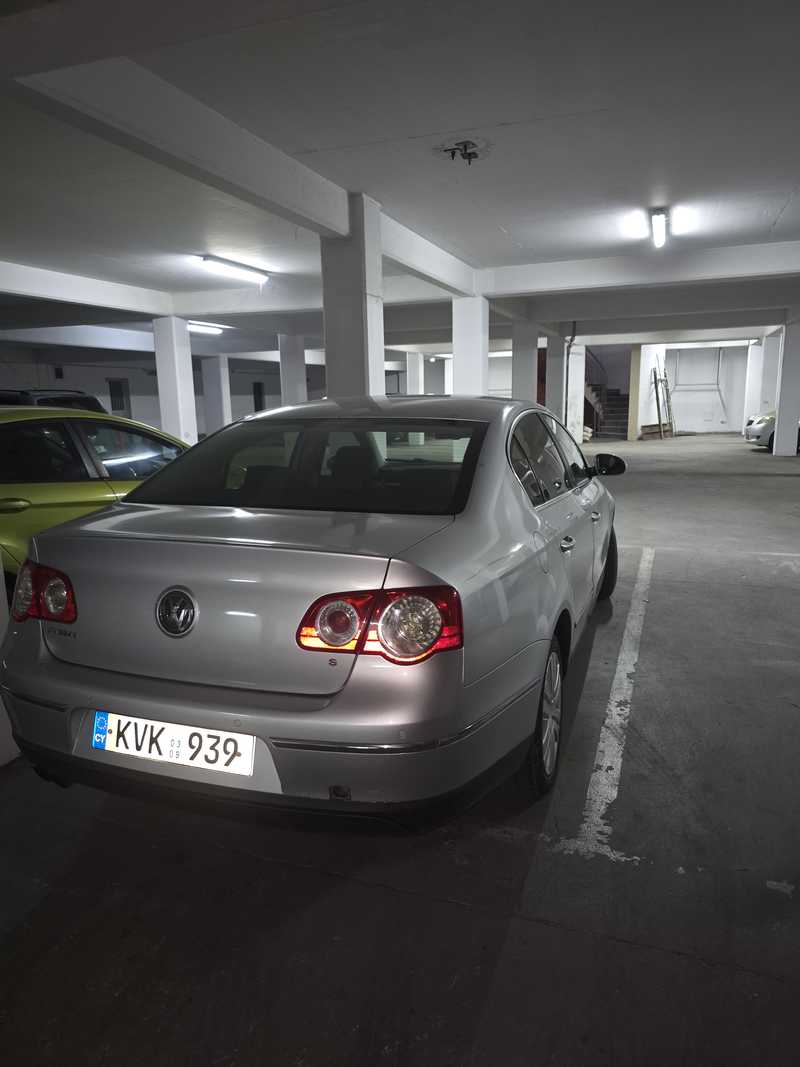 2009 Volkswagen Passat 2,0L 2009 Cyprus