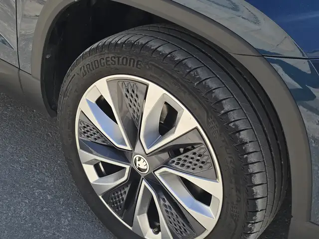 Skoda Karoq 1,5L 2023, Larnaca — Livadia Larnakas - 2