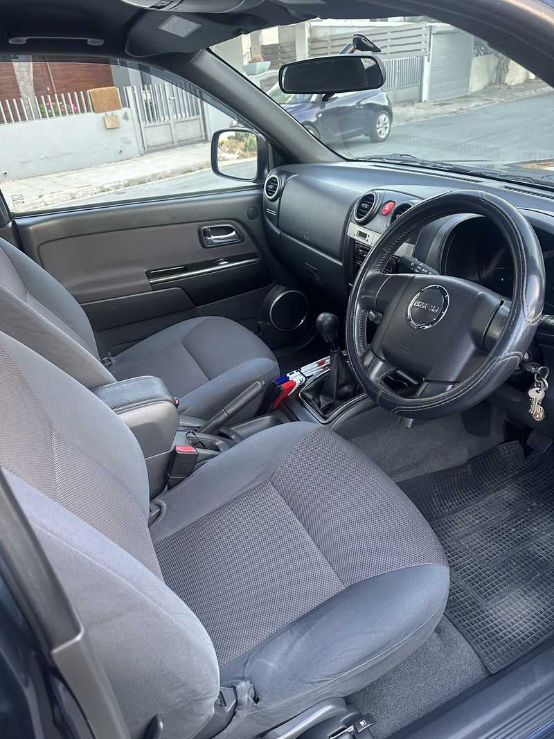2011 Isuzu D-MAX 2,5L 2011 Cyprus