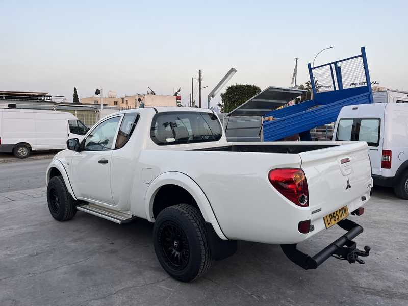 2015 Mitsubishi L200 2,4L 2015 Cyprus