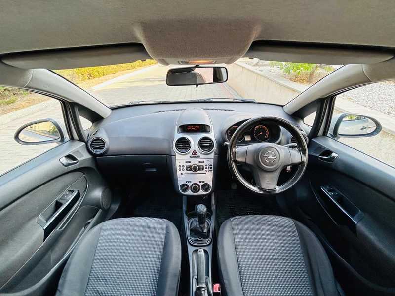 2011 Opel, Vauxhall Astra 1,4L 2011 Cyprus