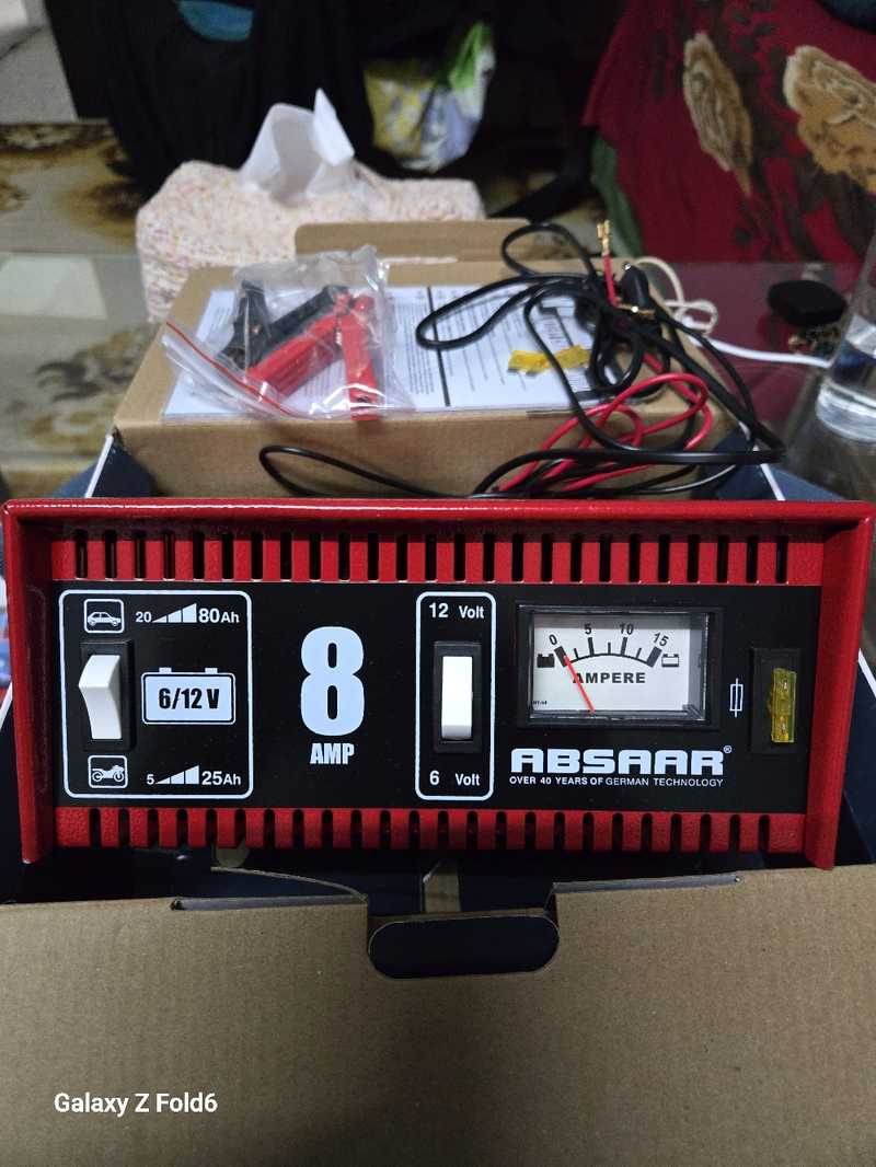 Absaar 77906 Batterieladegerät Werkstattladegerät 11A 12V, für 25 Ah