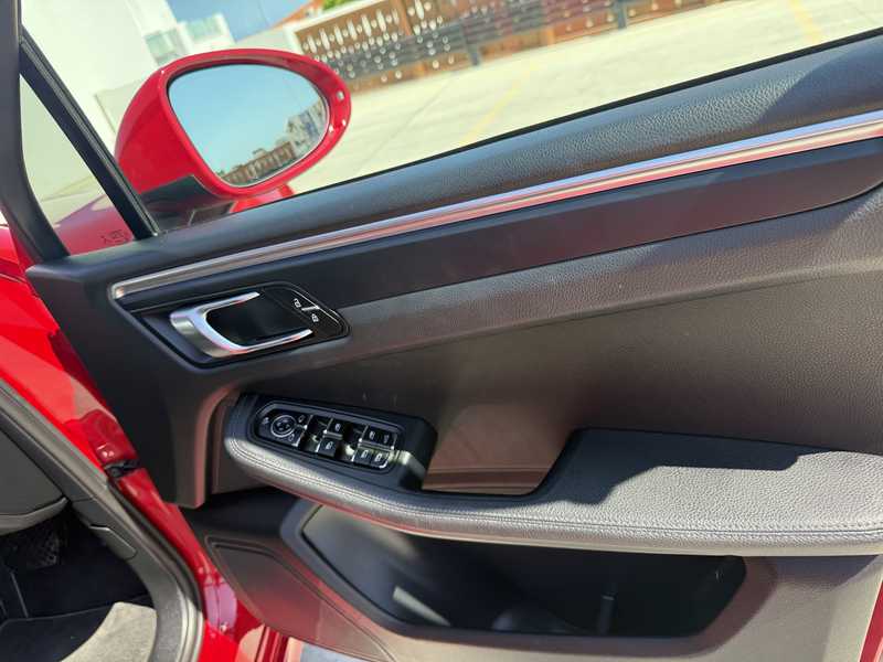 2021 Porsche Macan 2,0L 2021 Cyprus