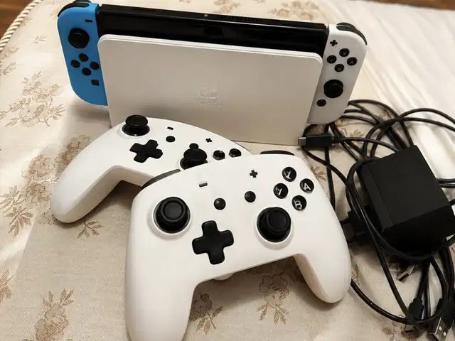 Nintendo switch, Larnaca — Larnaka - Skala