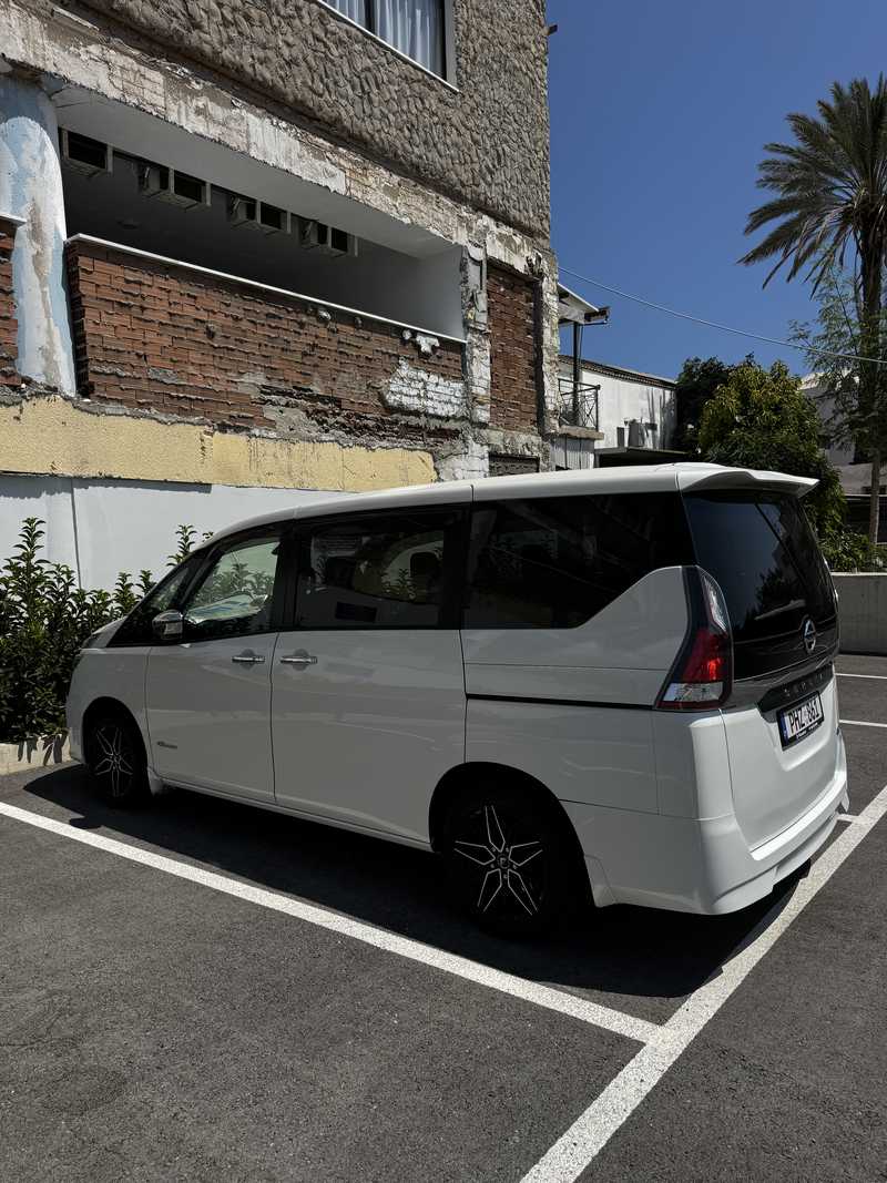 2018 Nissan Serena 2,0L 2018 Cyprus