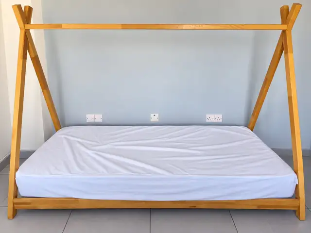 Childrens Wooden House Bed for SaleWooden childrens bed, Limassol — Limassol - Zakaki
