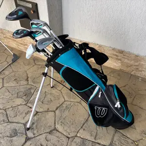 Wilson prostaff jgi junior golf clubs and stand bag, Επαρχία Λεμεσού — Πισσούρι