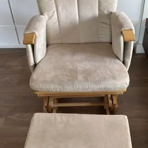 Beautiful rocking chair and matching footstool, Nicosia — Nicosia - Lykabittos
