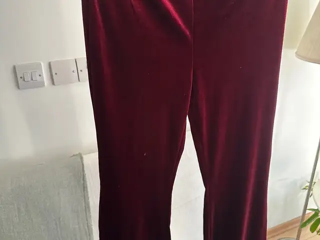 Maroon velvet pants, Επαρχία Λευκωσίας — Αγλαντζιά