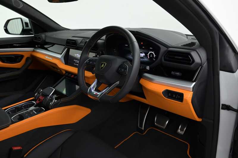 2025 Lamborghini Urus 4,0L 2025 Cyprus